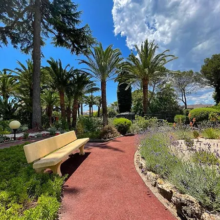 Appartamento Nice Apt Near The Marina Santa Lucia *